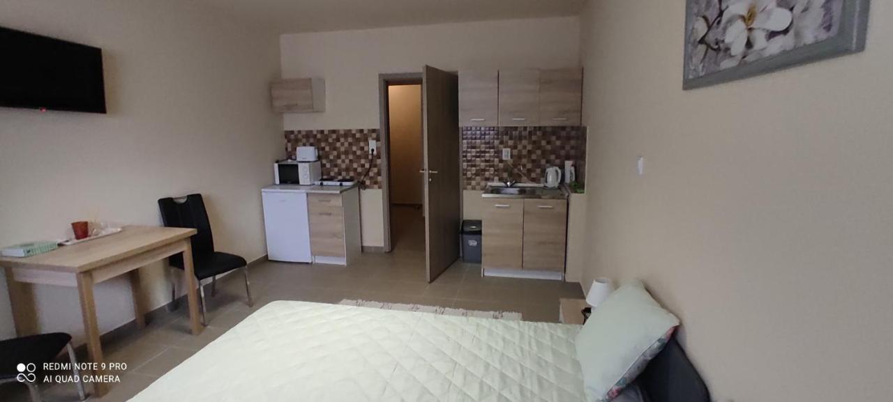 Centrum Apartmanok Siofok Ngoại thất bức ảnh