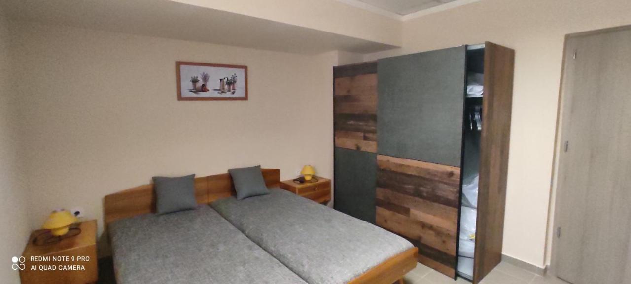 Centrum Apartmanok Siofok Ngoại thất bức ảnh